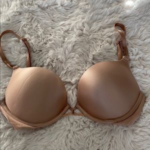 Victoria’s Secret Very Sexy Bombshell Push-Up bra